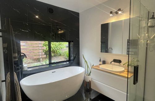 Ruakaka House | The Glasshouse - Ruakaka, Boutique accommodation
