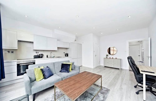 West Thornton Apartment | Chic 1BR Thornton Flat - Charm and City Access