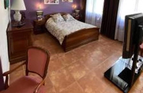 Perelada Villa | Homerez - Villa for 10 ppl. with swimming-pool, sauna and jacuzzi at Peralada