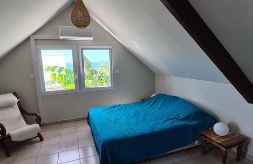 Sainte-Clotilde House | Kaz Strelitzia