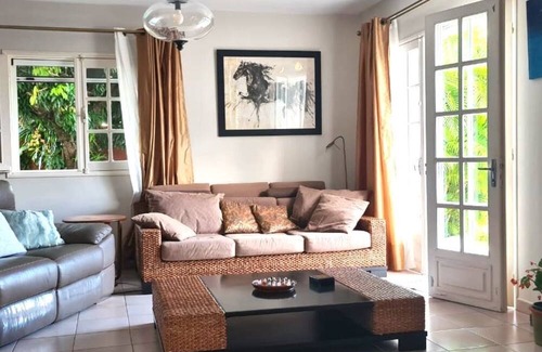Sainte-Clotilde House | Kaz Strelitzia