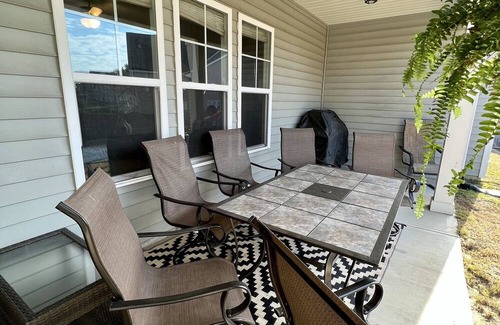 Aberdeen House | 4BR Getaway Close 2 US Open 2024