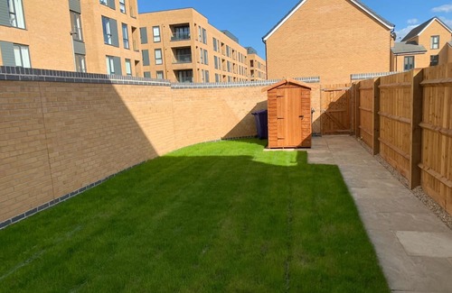 South Ockendon House | Brand New Entire 4 Bed House/Multiple Parking