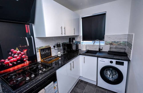 Thamesmead East House | I Love London! A Stunning 2 Bed Home Sleeps 1-3!