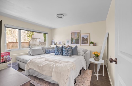 Port Moody Apartment | Port Moody Retreat Guest Suite Surrounded by Nature