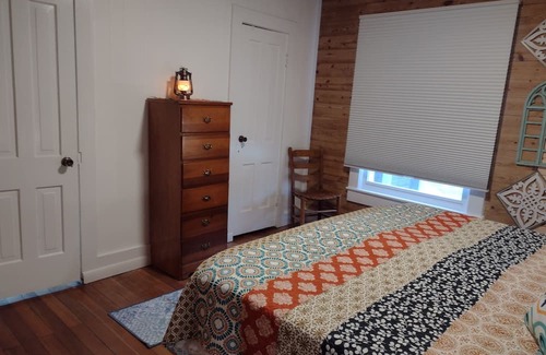 Saint Andrews House | Quiet, cozy, remodeled private Sewanee home on University of The South Domain