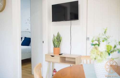 Hurstville House | Hurstville 2Br Granny flat near Shopping & Train