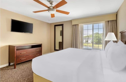 Williamsburg Resort | 4th of July Week in historic Williamsburg, VA, 3 Bedrooms - full service resort!