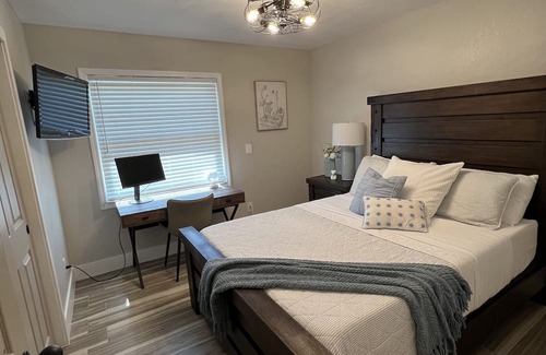 Oviedo House | Oviedo Peaceful and Centrally Located Lake home minutes from UCF