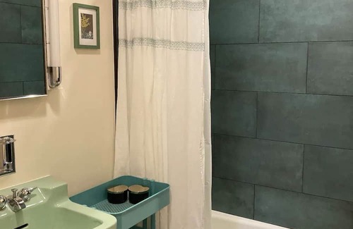Butte Apartment | Clean and Cozy Westside Stay