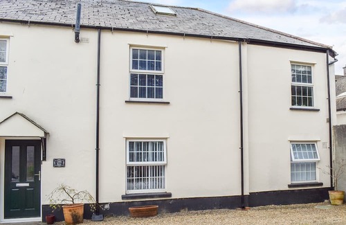 Lifton Cottage | A charming apartment oozing character, located within the delightful village of Lifton.