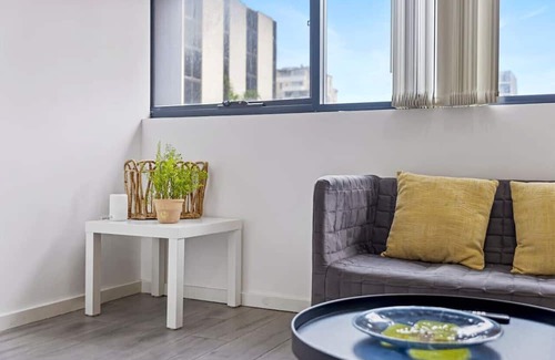 Burwood Apartment | Burwood 1Br studio nearTrain Station/Shopping