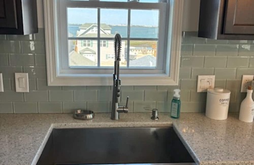 West Wildwood House | HUGE HOUSE AMAZING WATER VIEWS SLEEPS 14!