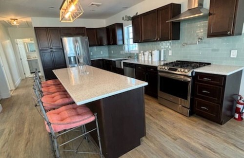 West Wildwood House | HUGE HOUSE AMAZING WATER VIEWS SLEEPS 14!