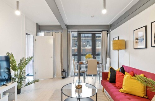 Stratford and New Town Apartment | LiveStay - Modern Two Bed Apartment in Stratford