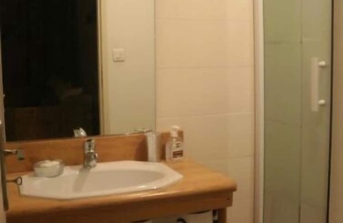Berre-l'Etang Apartment | Studio Situé en Bordure D'étang et en Plein Coeur de la Provence