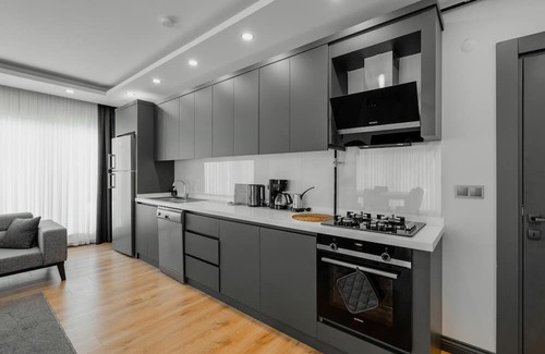 Lara Apartment | Modern Flat w Patio and Garden 5 min to Lara Beach