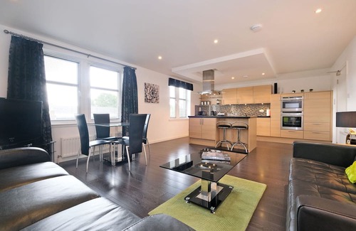 Central Aberdeen Apartment | Lovely Aberdeen Home close to the Scottish Coast