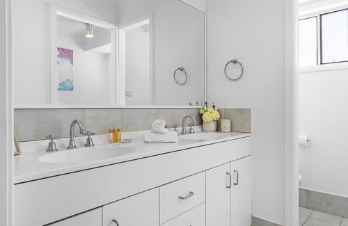 Pelican House | Serene Family Paradise