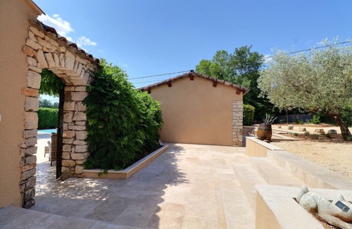 Salavas House | Holiday Home 'Villa L'opaline' with Mountain View, Wi-Fi and Air Conditioning
