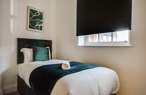 Wigan Apartment | Lovely 1-Bed Apartment in Wigan