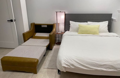 Vaughan House | COMFY NEW RENOVATED 3 BED 3 BATH ABOVE GROUND BASEMENT 7MIN TO CANADA WONDERLAND