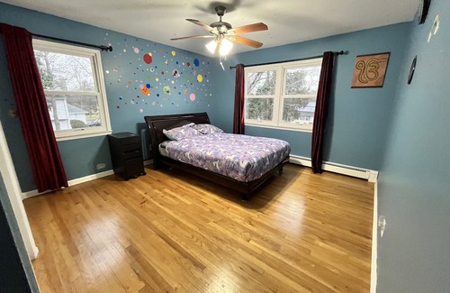 Edison Apartment | Downtown Edison, Close to NYC Modern Luxury Retreat - Single Family Home