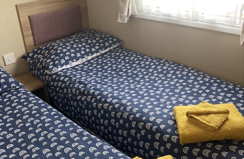 New Forest District House | Poppy's Cosy lodge on Oakdene forest park, pet freindly family friendly.