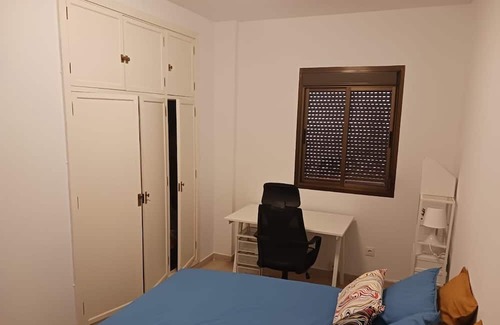 Los Remedios Apartment | Sevilla Ferienwohnung, Verfügbar und Sehr Nähe für Feria Abril 2024. Ole, Ole!!