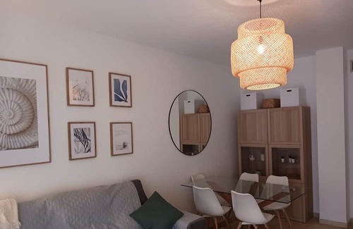 Los Remedios Apartment | Sevilla Ferienwohnung, Verfügbar und Sehr Nähe für Feria Abril 2024. Ole, Ole!!