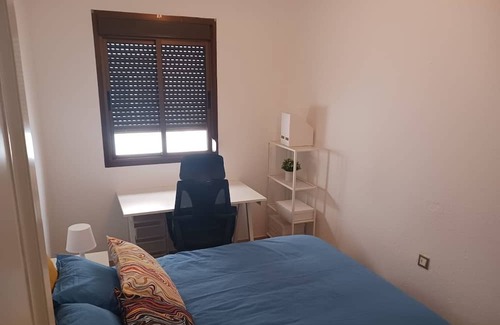 Los Remedios Apartment | Sevilla Ferienwohnung, Verfügbar und Sehr Nähe für Feria Abril 2024. Ole, Ole!!
