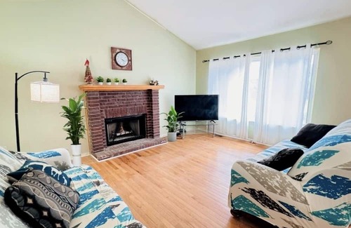 Mitchell House | 5br/5beds/3ba house near UM stadium, downtown Ann Arbor, with pool table