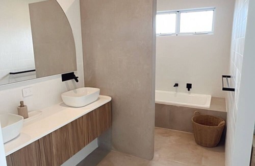 West Busselton House | Spacious Busselton family oasis!