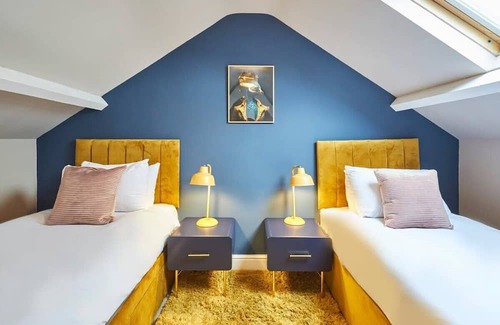 South Charlton House | Host & Stay | Oliver's Den
