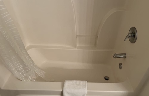 Troy Apartment | Troy location! 2 bed 2 bath fully furnished with balcony!