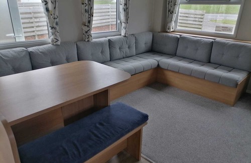 Dymchurch House | Ivy cottage - Parking and outdoor area (D/F)