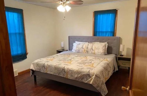 Johnstown House | Cozy duplex