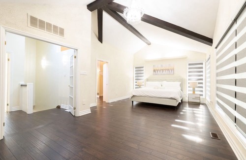 Clarkson-Lorne Park House | The Serenity Home Pool/Yoga/Game Room by the Lake