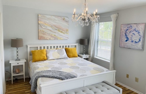 Mays Landing House | Upscale Town Home