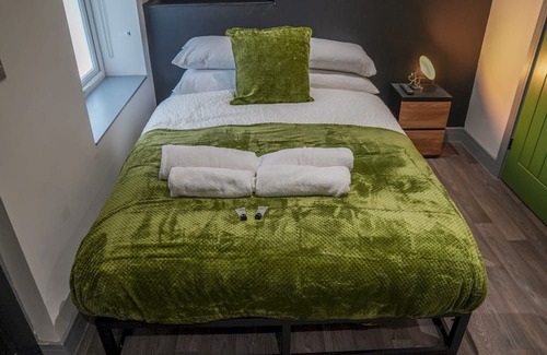 Beeston Apartment | Cosy retreat | Pass the Keys
