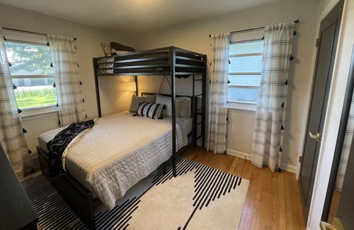 East Syracuse House | Private Home in the heart of East Syracuse