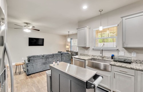 Anderson House | Charming Townhome near Downtown Anderson