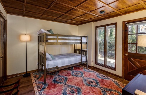 Gainesville Cabin | Luxury Lake Home Retreat on Private 1 Acre lot in Quiet Cove