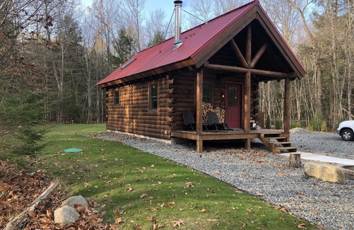 Northville Cabin | Sacandaga Serenity: Your Ultimate Cozy Cabin Getaway Awaits! 550 ft Lake Front!