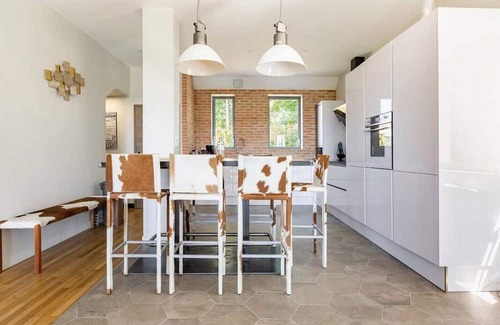 Vichy Cottage | Gite Vichy, 5 bedrooms, 10 persons