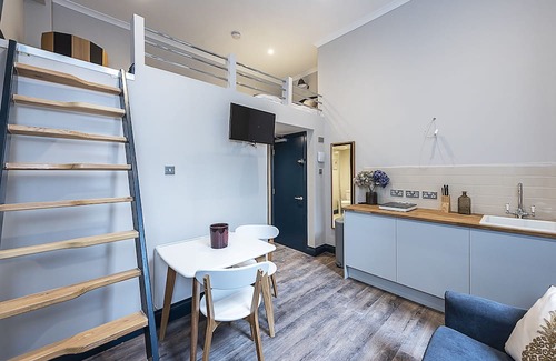 Pembridge Apartment | Notting Hill Studio 5 mins from Portobello Road & 10 mins from Kensington Palace