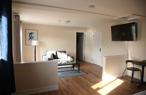 Shelburne House | Two Bedroom Suite in the heart of Shelburne