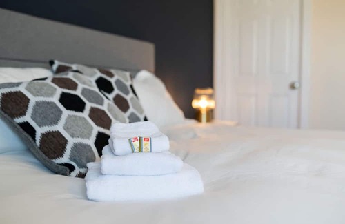 Shelburne House | Two Bedroom Suite in the heart of Shelburne
