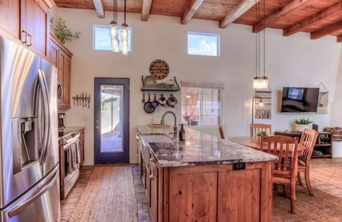 Civano House | Renewal Retreat in quaint neighborhood where comfort, style & recreation meet.