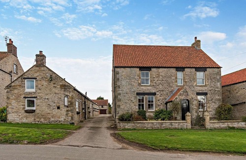 Newton-on-Rawcliffe House | Picturesque cottage w/pool in North York Moors